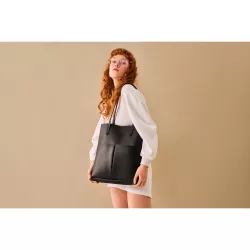 Annalise Xl Tote Bag