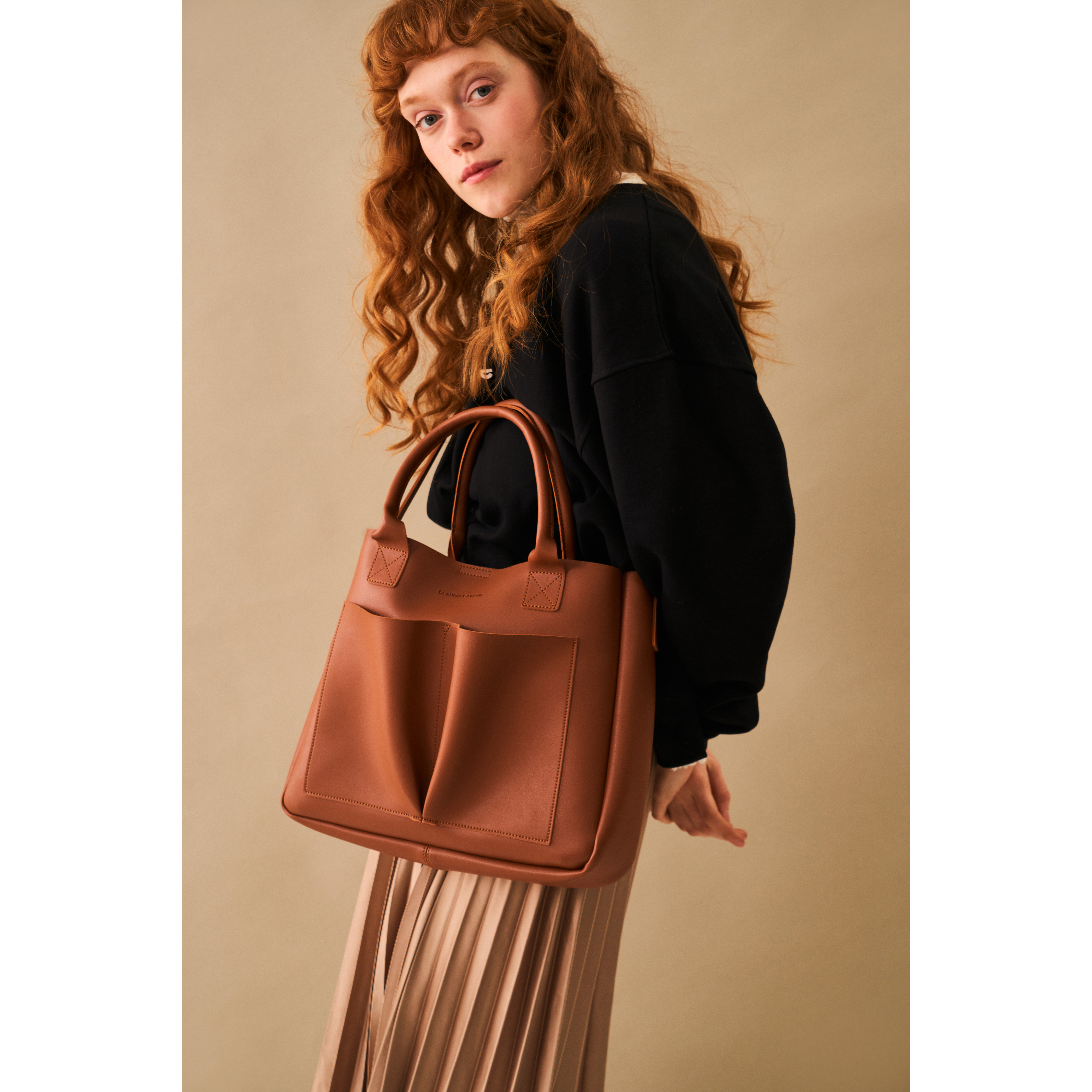 Megan Xl Front Pocketed Tote