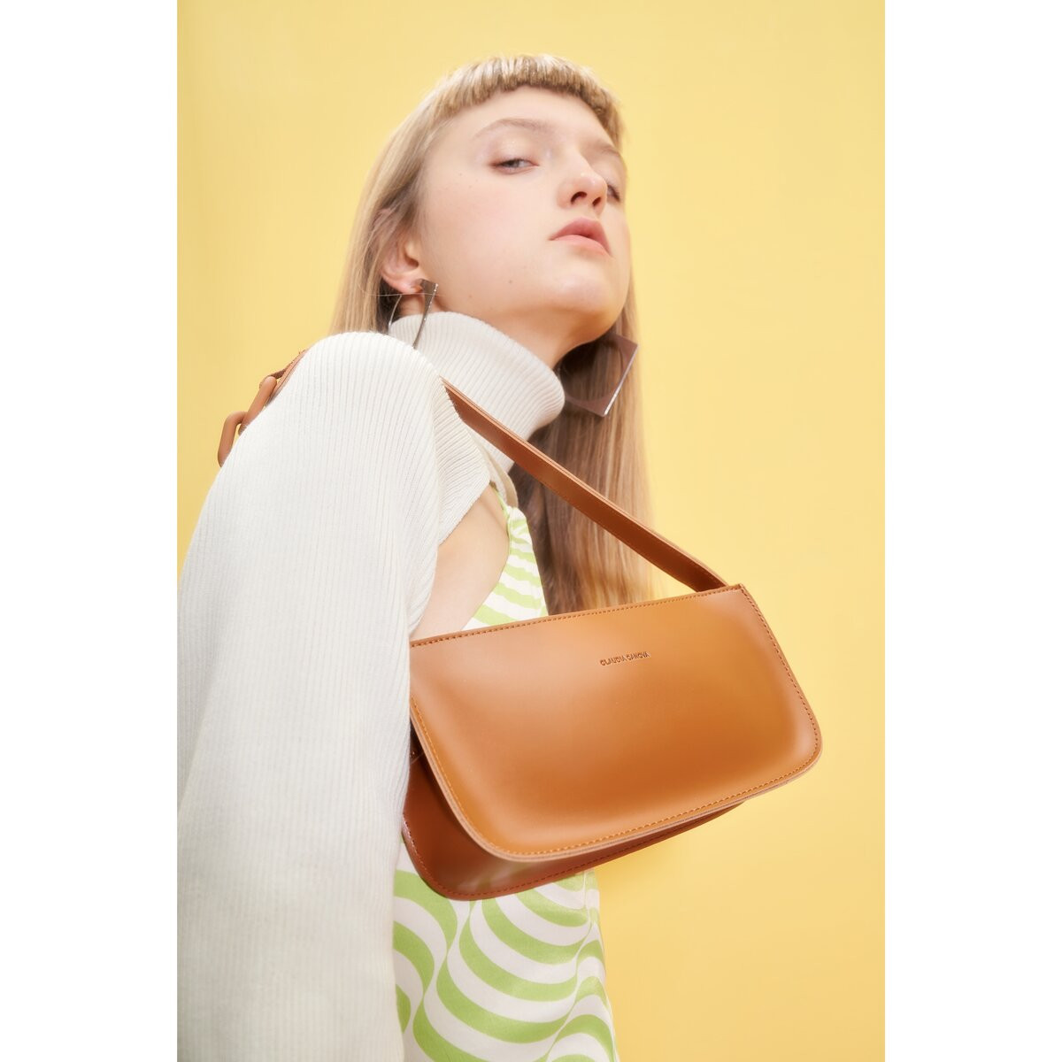 Corrin Chain Shoulder Bag